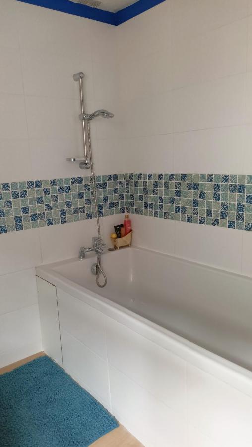Appartement Cosy Et Chaleureux Saint-Arnoult-en-Yvelines Esterno foto