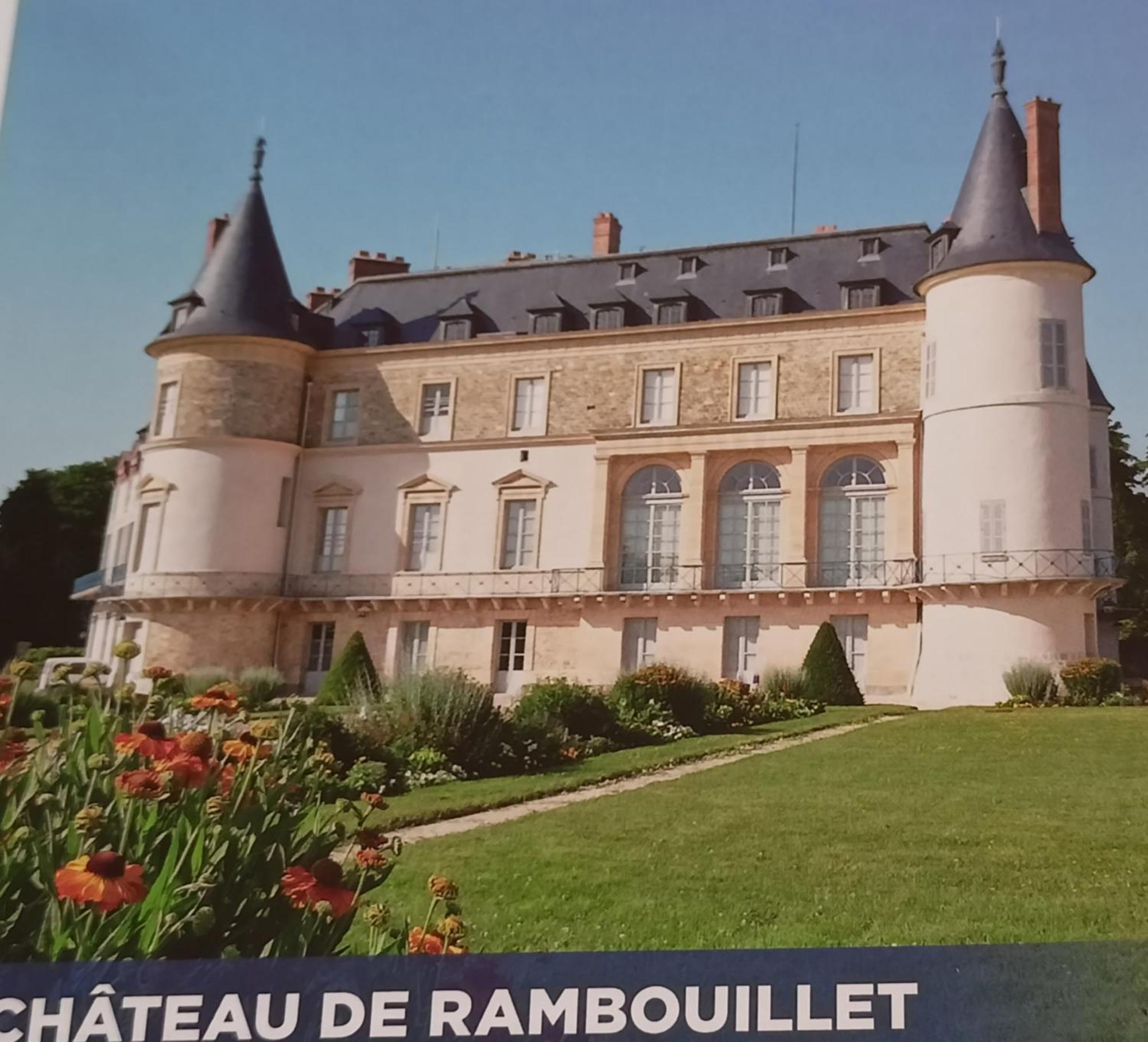 Appartement Cosy Et Chaleureux Saint-Arnoult-en-Yvelines Esterno foto